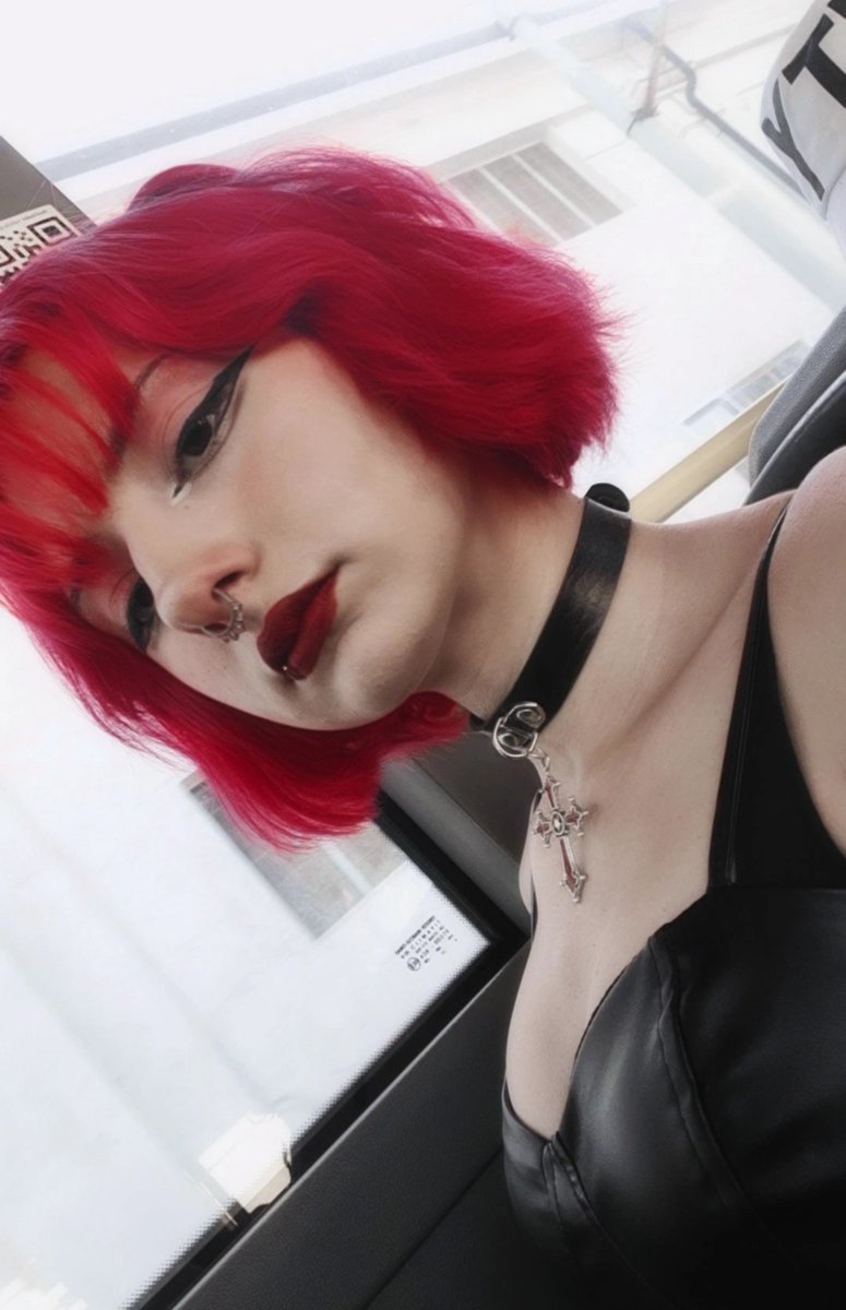 mistresskiareal's tweet photo. looking down on you piggie 🐽 https://t.co/n7DDYR8RCD
