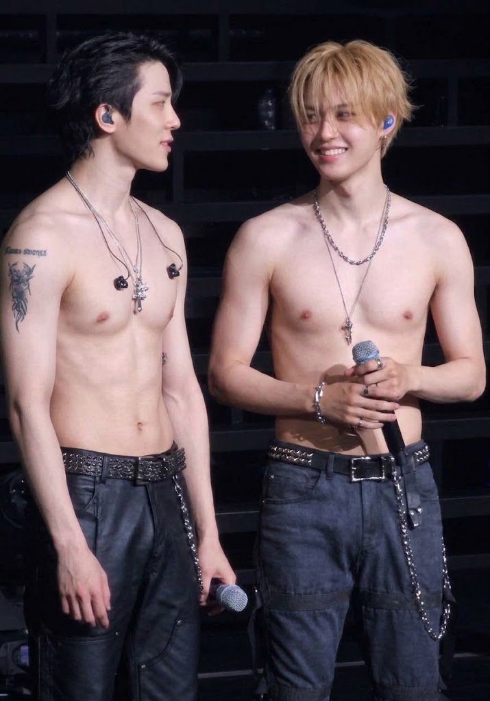 kpopai_nsfw's tweet photo. #DOYOUNG #JUNGHWAN 🔞

edited by ai https://t.co/YBPcIqYUbX