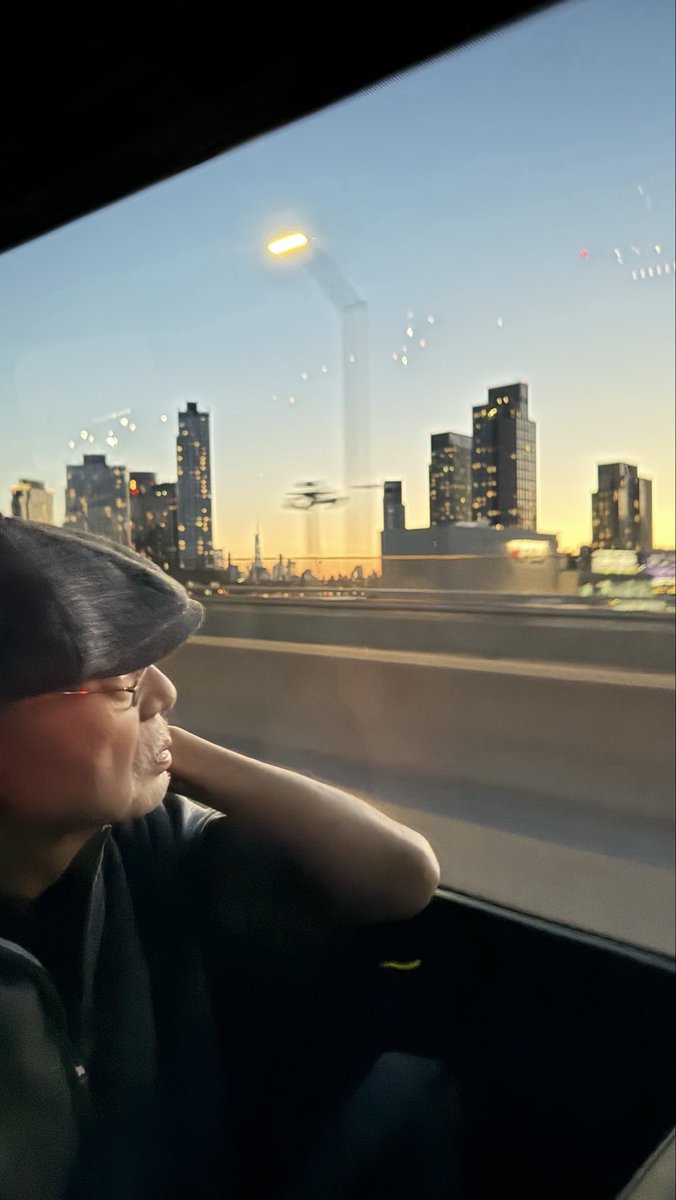 hosonoharuomi_'s tweet photo. We’re back in NYC…see you at @radiocityhell https://t.co/yQYgykwbPM