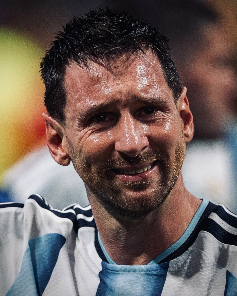 M10GOAT's tweet photo. 22 يومًا، تفصلنا عن آخر لقاء لأعظم لاعب في التاريخ بقميص الأرجنتين 🥹🔜 https://t.co/jQPdw80M5j