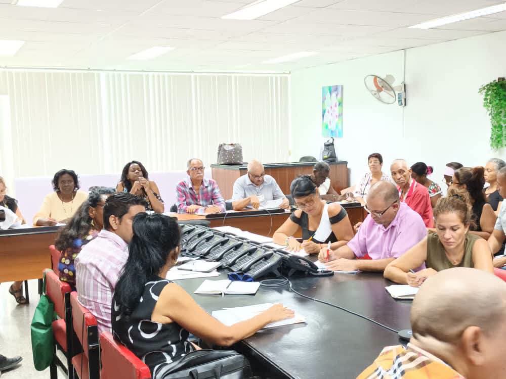 ErlinRondon's tweet photo. Hoy recibimos excelentes Conferencias  por parte de los profesores de la Universidad Ñico López y Castanedo por la @Cuba_CTC, es necesario estar capacitados para concientizar mejor a nuestros afiliados, sobre la importancia de la implementación de las 176 transformaciones. https://t.co/9fezDcYSFn