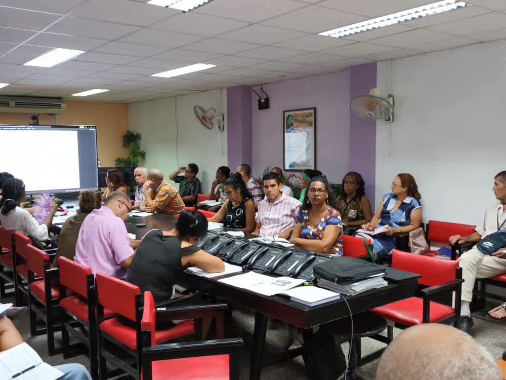ErlinRondon's tweet photo. Hoy recibimos excelentes Conferencias  por parte de los profesores de la Universidad Ñico López y Castanedo por la @Cuba_CTC, es necesario estar capacitados para concientizar mejor a nuestros afiliados, sobre la importancia de la implementación de las 176 transformaciones. https://t.co/9fezDcYSFn