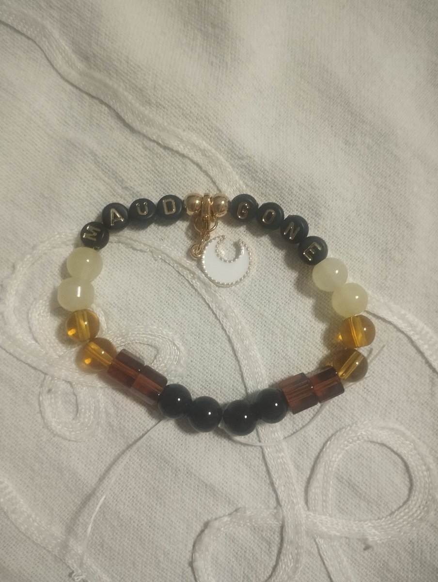 LunarTheDude's tweet photo. I have made no meaningful progress in any of my work but I made these sick ass bracelets so I'm #happyenough https://t.co/ZTfVklsgGY
