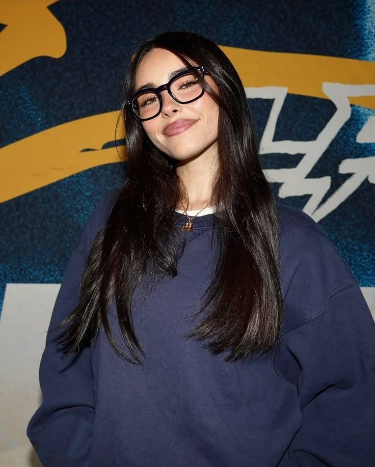 Stexstexx's tweet photo. Glasses>>>>>>>🤍 I LUV EM I LUV EM https://t.co/CdCPHXvDvq