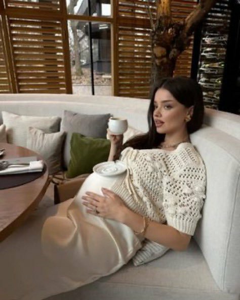 nyliava's tweet photo. manifesting a pregnancy wrapped in wellness and calm https://t.co/aAMtVGXu4g
