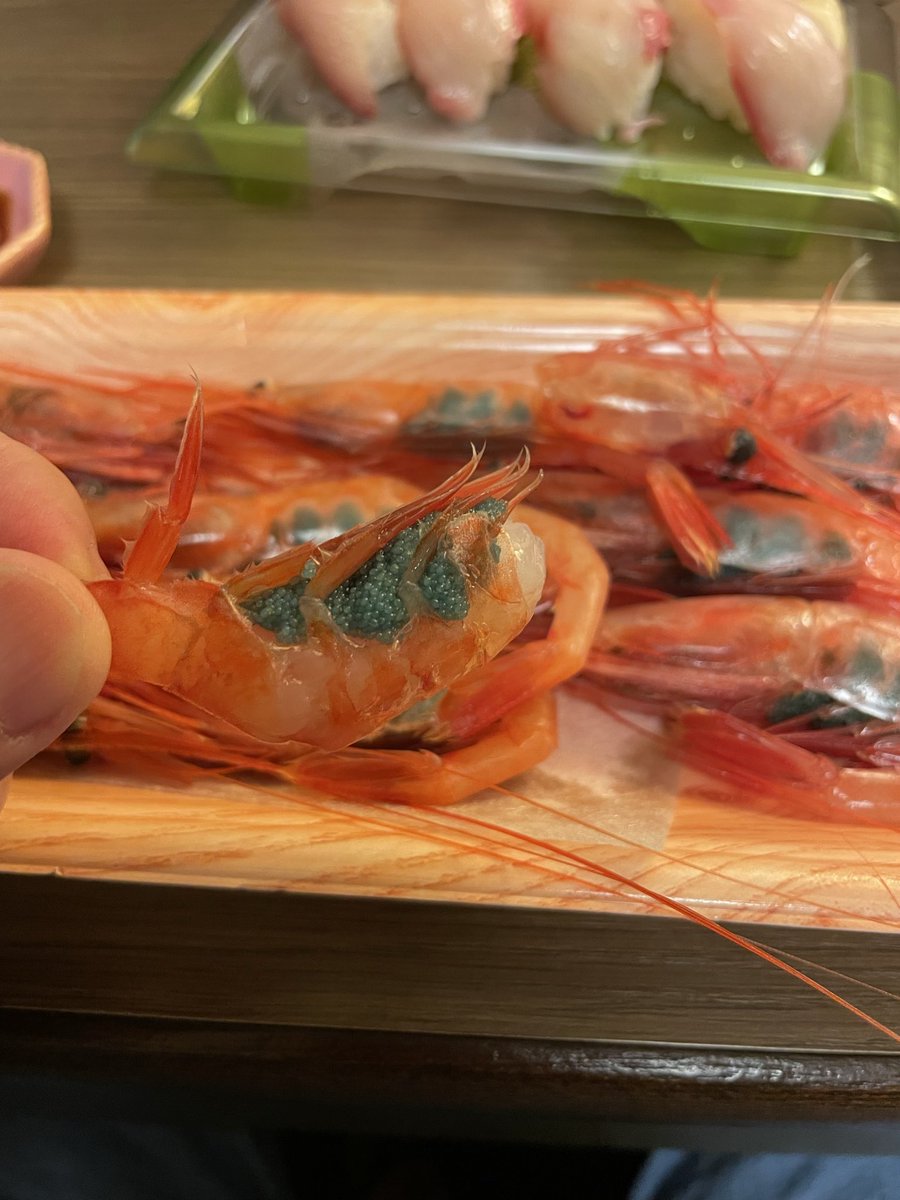 jadeite07210's tweet photo. 夜は、地もの新鮮甘えびをいただきました！卵たっぷりで甘くて美味し��😋しかもお安い。ビールが進みます🍺ごちそうさま🙏リピート決定です😆
#甘エビ
#糸魚川
#新鮮 https://t.co/3b3EXo1BDJ