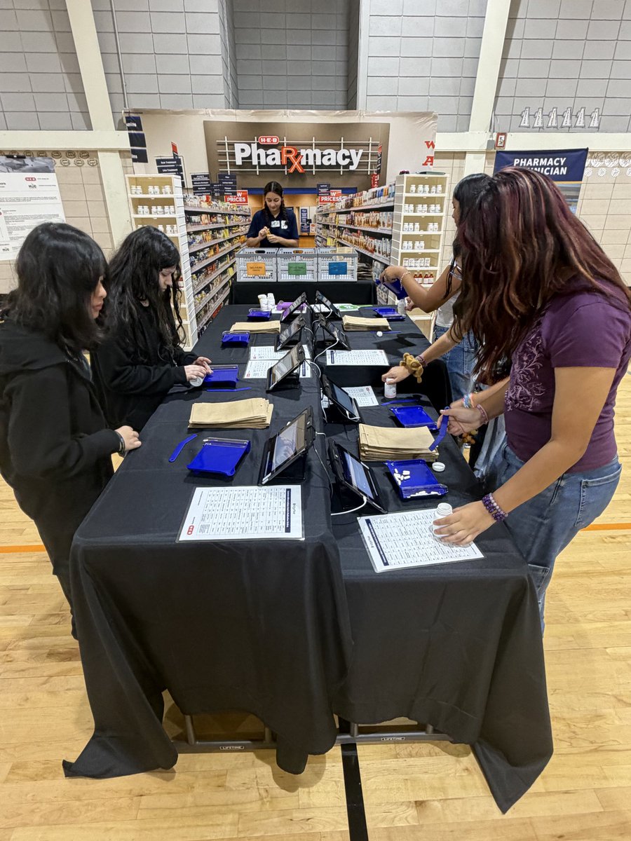 StovallMS_AISD's tweet photo. 🔧⚙️ Our students had an exciting day of STEM &amp; Career Exploration thanks to Bridgeyear! Students explored a variety of trades while learning how the choices they make in school can help in pursuing CTE careers. 🚀🛠️  @AldineISD @DrWynneLaToya @drgoffney @AldineCTE #ChooseAldine https://t.co/OsJizJULZR