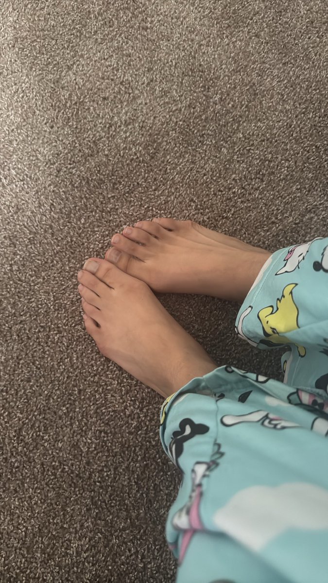 prettypediiiii's tweet photo. What color should I paint themmm #feet #forsale #foot https://t.co/DVuQoeRWhN