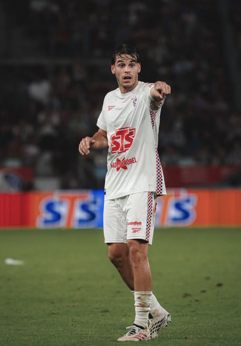 damn__fc's tweet photo. 🔎🇻🇪 ¿Quién es Paulo Bernardo? 🇵🇹

Este nombre ha salido a la luz recientemente en el escenario del FUTVE por su mención en la rueda de prensa de Oswaldo Vizcarrondo.

En tan poco tiempo solo se puede saber que:

- Es formado en el Benfica
- Ganó 6 títulos en Escocia con el Celtic
- Jugó Champions League con el Benfica y el Celtic
- Ahora juega en el Górnik, actual líder de la liga polaca
- Ha jugado en la selección de Portugal desde la Sub-15 hasta la Sub-21
- Tiene 24 años