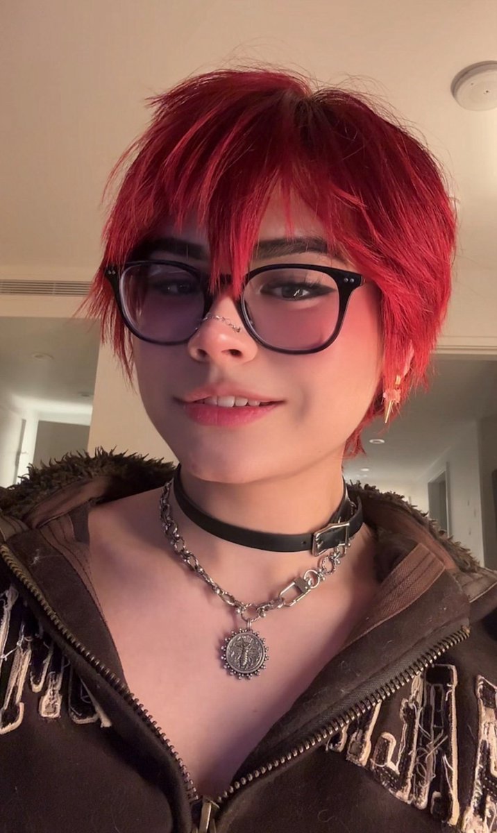 empress_kiyana's tweet photo. if u wanna be a girl u can just be one btw 😅🏳️‍⚧️ https://t.co/bSOyZFPkvc
