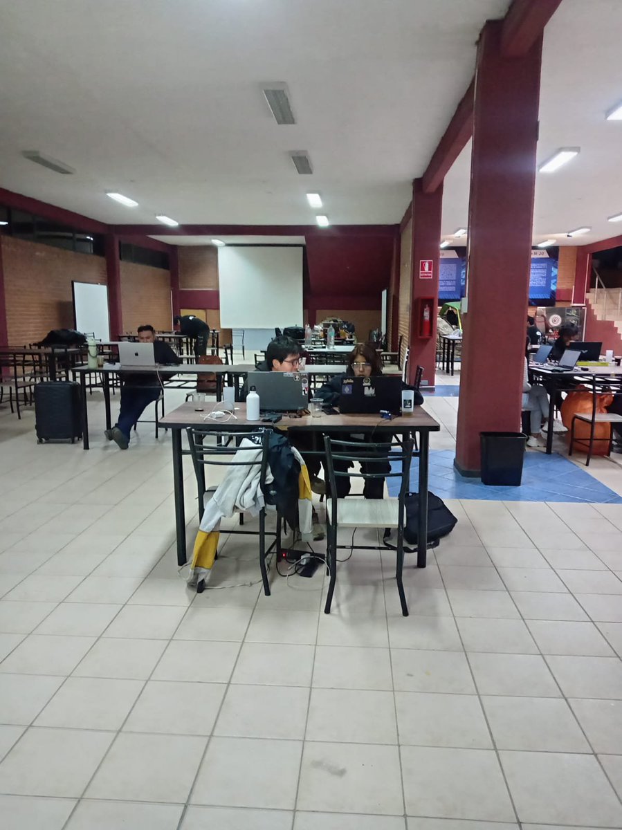 EthereumBo's tweet photo. 🏁 Día 3: llegó el momento de mostrar su talento 🇧🇴

Después de días de aprendizaje, trabajo, código, ideas y muchas horas de construcción, llegó el momento de presentar los proyectos ante un gran jurado 🎤💻

Cada equipo compartió su idea y demostró todo su potencial.

🧵 1/4 https://t.co/icqrglEerT