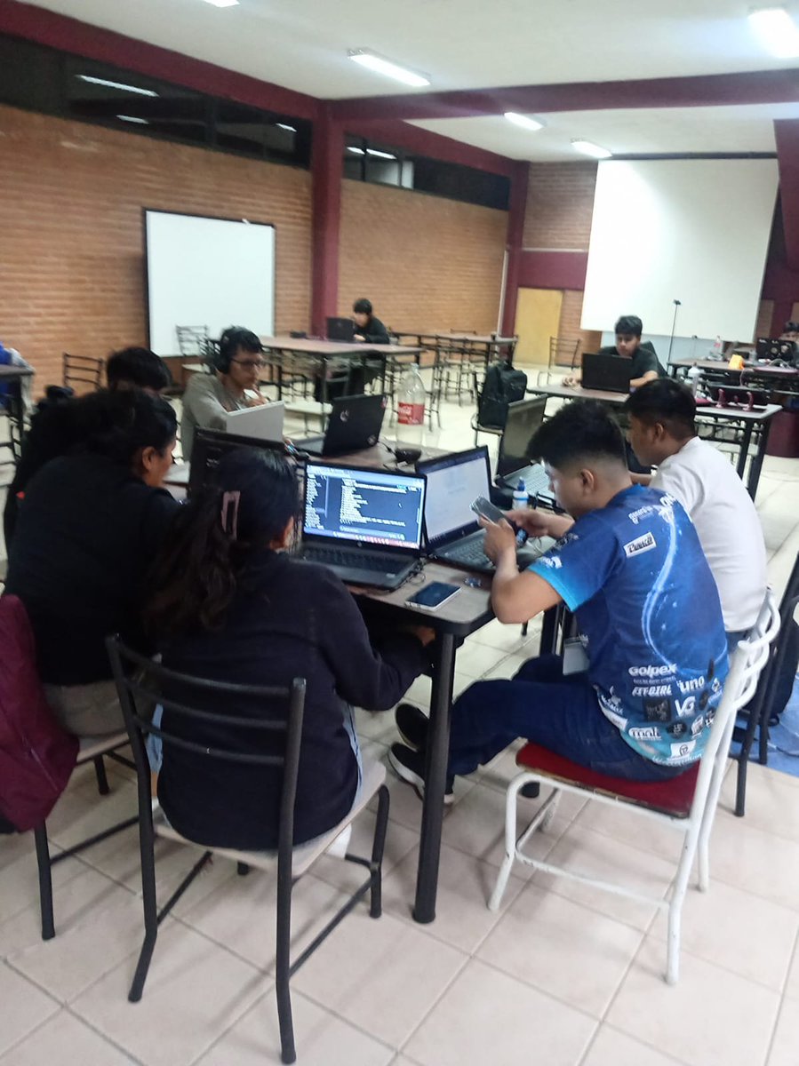 EthereumBo's tweet photo. 🏁 Día 3: llegó el momento de mostrar su talento 🇧🇴

Después de días de aprendizaje, trabajo, código, ideas y muchas horas de construcción, llegó el momento de presentar los proyectos ante un gran jurado 🎤💻

Cada equipo compartió su idea y demostró todo su potencial.

🧵 1/4 https://t.co/icqrglEerT