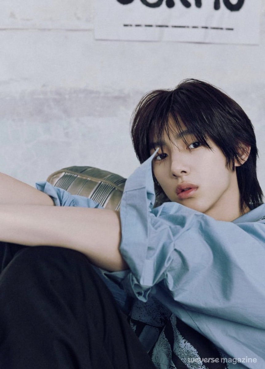 jjuhoonsm's tweet photo. he looks so pretty here https://t.co/cag5JfCwqB