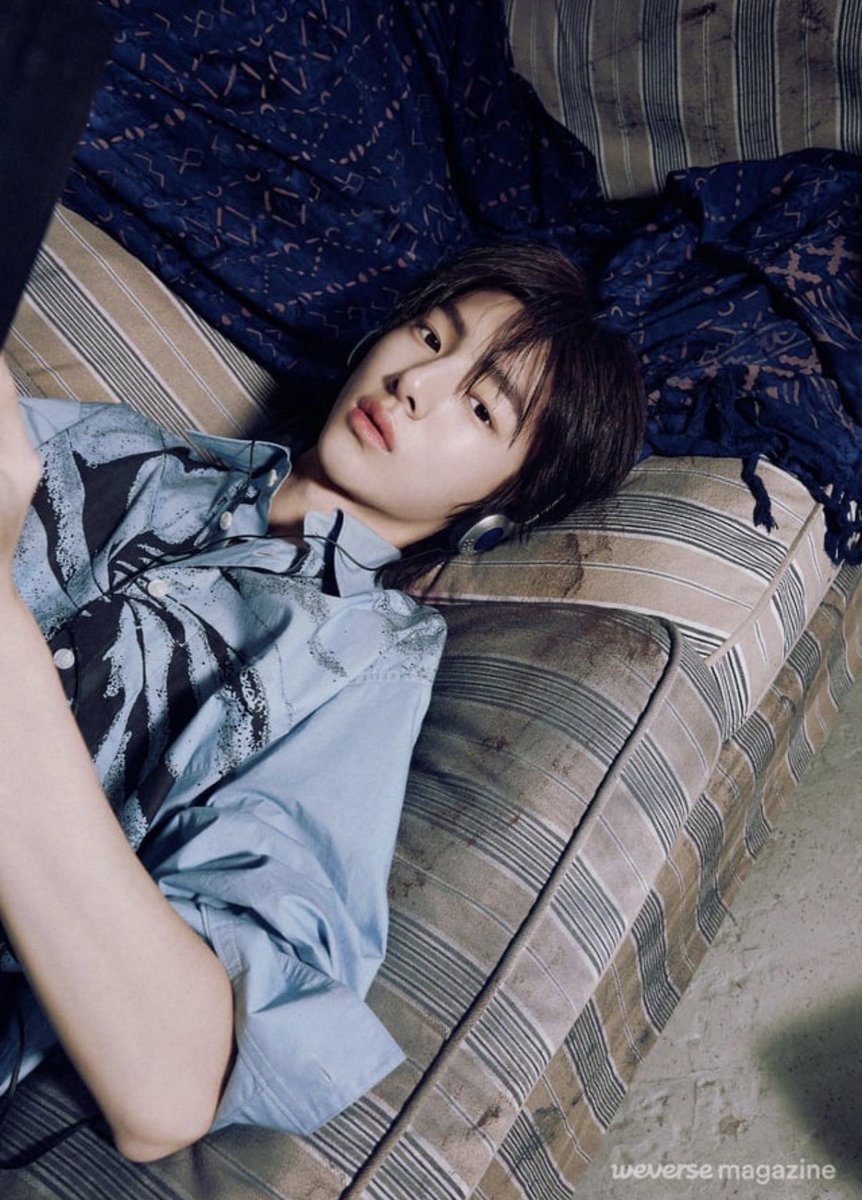 jjuhoonsm's tweet photo. he looks so pretty here https://t.co/cag5JfCwqB