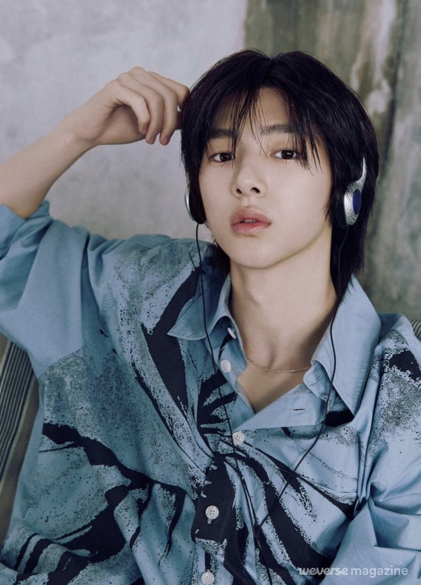 jjuhoonsm's tweet photo. he looks so pretty here https://t.co/cag5JfCwqB