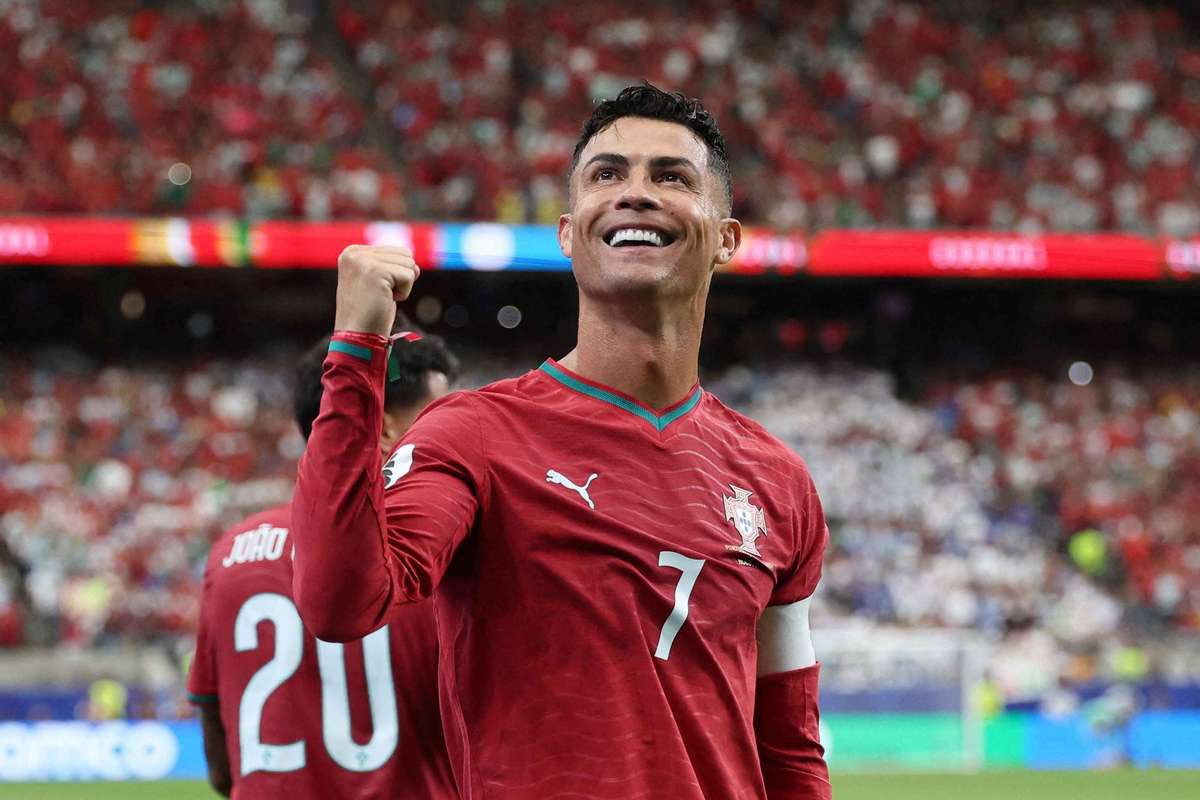 ActuCR7_'s tweet photo. 🚨 𝗟𝗘𝗦 𝟰 𝗣𝗥𝗢𝗖𝗛𝗔𝗜𝗡𝗦 𝗠𝗔𝗧𝗖𝗛𝗦 𝗗𝗘 𝗖𝗥𝗜𝗦𝗧𝗜𝗔𝗡𝗢 𝗥𝗢𝗡𝗔𝗟𝗗𝗢 𝗦𝗘𝗥𝗢𝗡𝗧 𝗔𝗩𝗘𝗖 𝗟𝗘 𝗣𝗢𝗥𝗧𝗨𝗚𝗔𝗟 ! 😍🇵🇹🔥

🏠 Pays de Galles (24 septembre) 🏴󠁧󠁢󠁷󠁬󠁳󠁿
✈️ Norvège (27 septembre) 🇳🇴
✈️ Danemark (1er octobre) 🇩🇰
🏠 Norvège (4 octobre) 🇳🇴

Place désormais à la Ligue des nations. 🏆