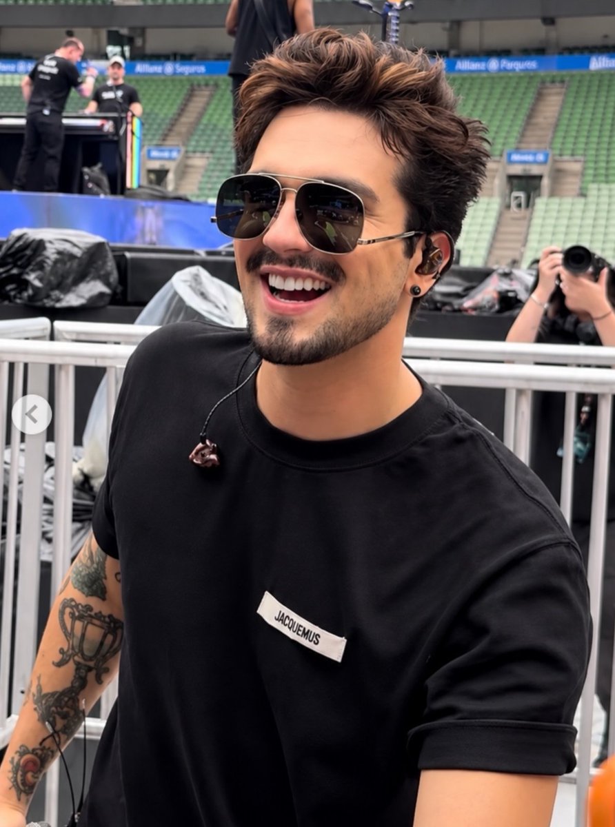 itszluan's tweet photo. ai, sério, essa barba precisa voltar pra nós!!! https://t.co/7CsP1DGzXn