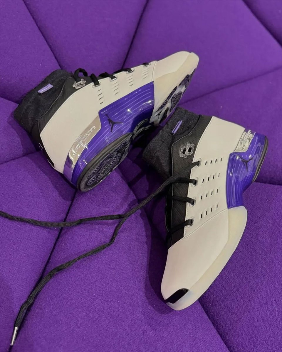 SneakerNews's tweet photo. BREAKING: Infinite Archives x Air Jordan 17 Low confirmed to release Spring 2027.

The Varsity Purple and Varsity Red colorways, both shared by IA founder easyotabor last year, are confirmed to release in '27.

Full details >> https://t.co/I3Rzk0jIGk https://t.co/kzwF3FZA21