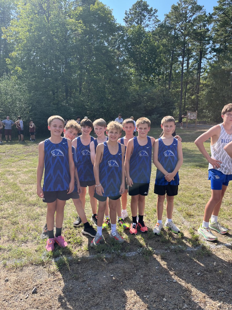 GreenbrierCross's tweet photo. On a cool 100° day the junior boys from Greenbrier are running at the Heber Springs Josh Park Memorial https://t.co/hxDkZ4emGl