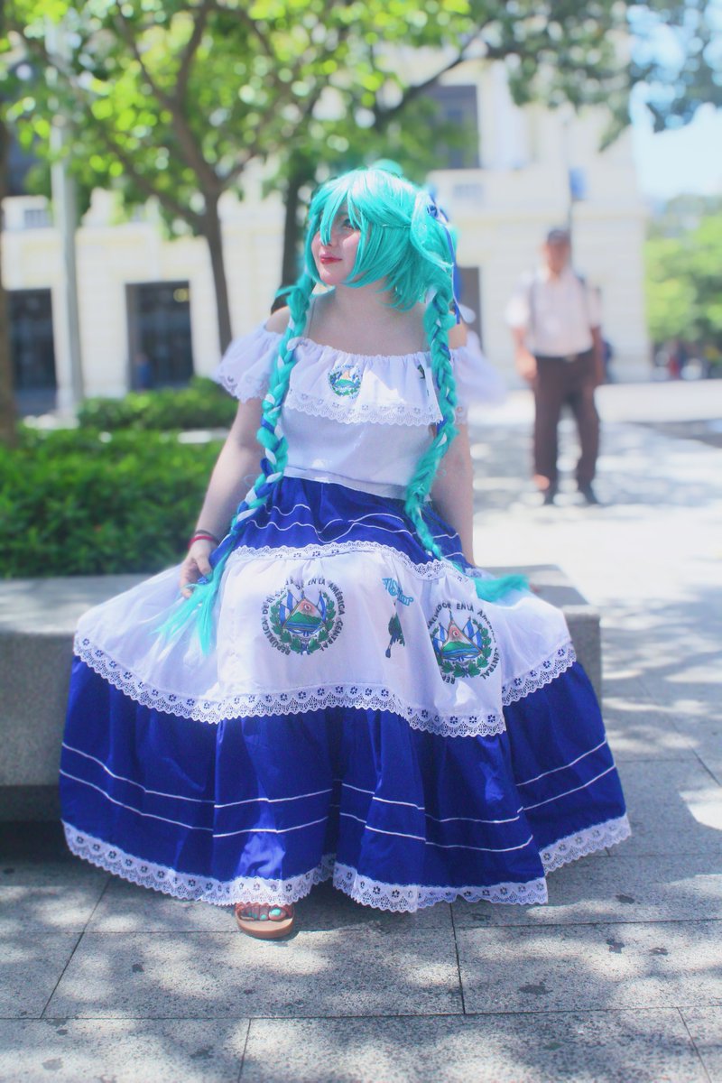 NickyCoser's tweet photo. Miku salvadoreña 🇸🇻 
#cosplayㅤㅤㅤㅤㅤㅤㅤ #elsalvador #miku https://t.co/uQS0KFHnod
