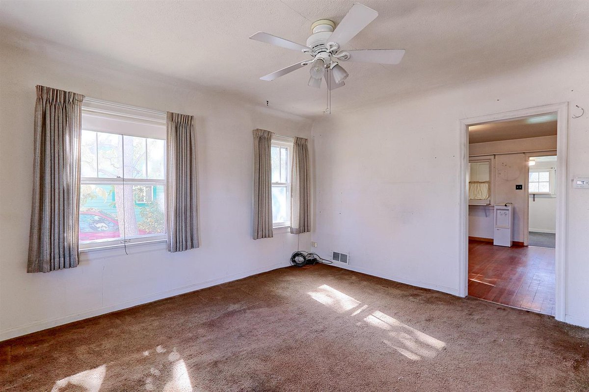 runninrobin's tweet photo. Updated pricing  - A home like this is tough to beat! What's your favorite part of this home? https://t.co/LUudVVWPq8
