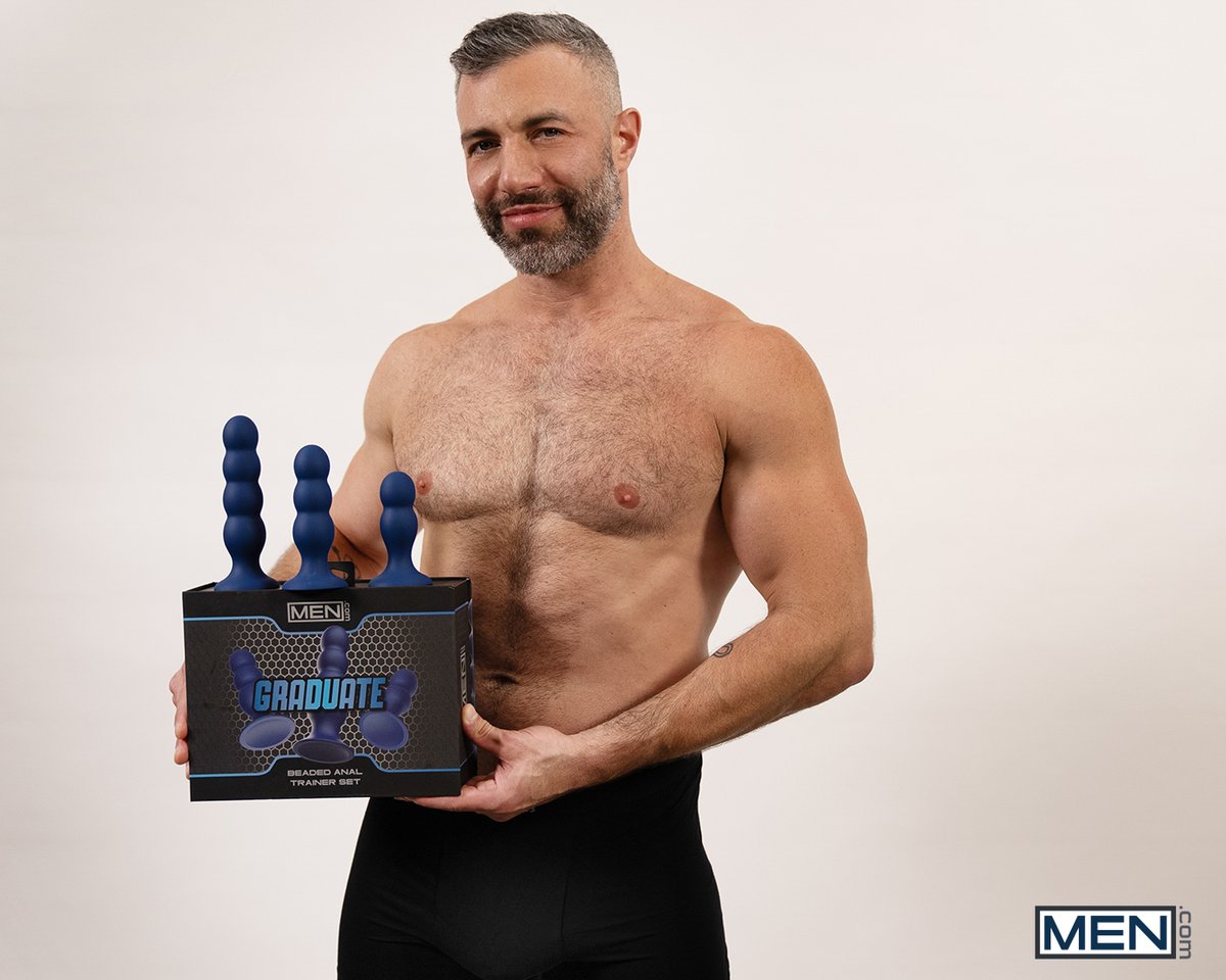 Men's tweet photo. Try the MEN Toy Graduate to up your bottoming game! 💦 
@ColeConnorXX ❤️‍🔥
Shop the best adult toys now ➡️ https://t.co/MesIdKuI5d  🤩 https://t.co/IupfJI2F0d