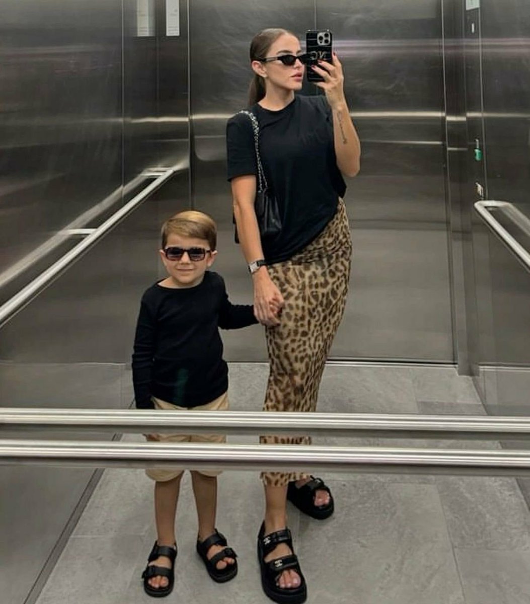 nyliava's tweet photo. me and my future baby https://t.co/jnr8cpHP6N