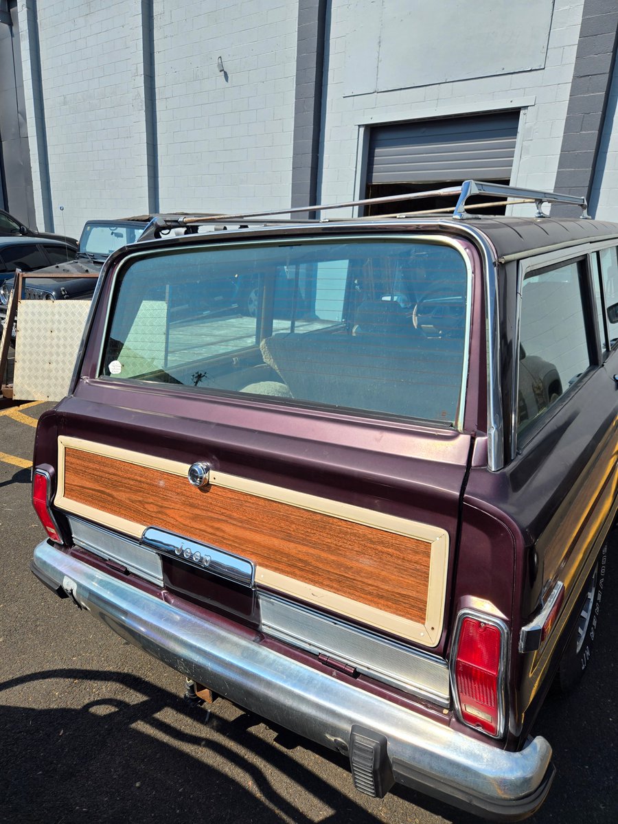 S_Sunscreen's tweet photo. This custom printed wood panel wrap turned out great on this station wagon! We can customize your vehicle with unlimited potential with our large format printer. Call to learn more today 509-328-4015!
#SpokaneSunscreen #FamilyOwned #Since1949 #FourGenerations #CustomWrap #Wood https://t.co/cedDHFaSxd