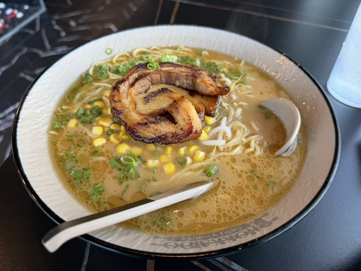 Tahoe_Wolf's tweet photo. Shoutout to nearby Hokkaido for feeding me some dank miso ramen + chicken karaage, well worth the walk over <3 https://t.co/mJm7Eva0Ux