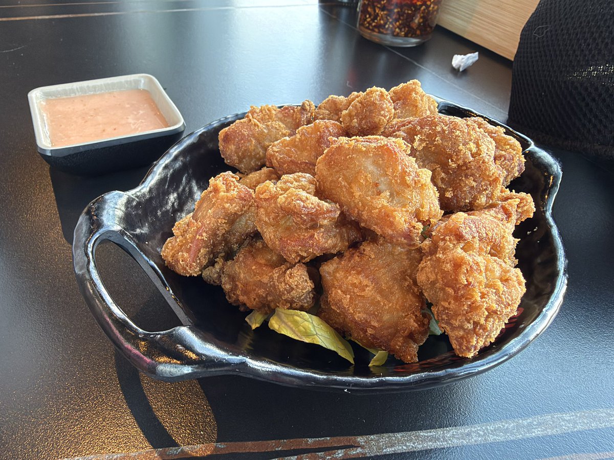 Tahoe_Wolf's tweet photo. Shoutout to nearby Hokkaido for feeding me some dank miso ramen + chicken karaage, well worth the walk over <3 https://t.co/mJm7Eva0Ux