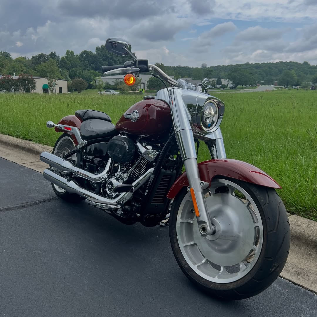 CriseldaPandy's tweet photo. LAST CHANCE SALE: 2024 Harley-Davidson Fat Boy 114 in Red Rock, featuring the 114 engine and lifetime warranty protection at Down Home Harley-Davidson. Demo this beast today! https://t.co/FaIQtXqcrB