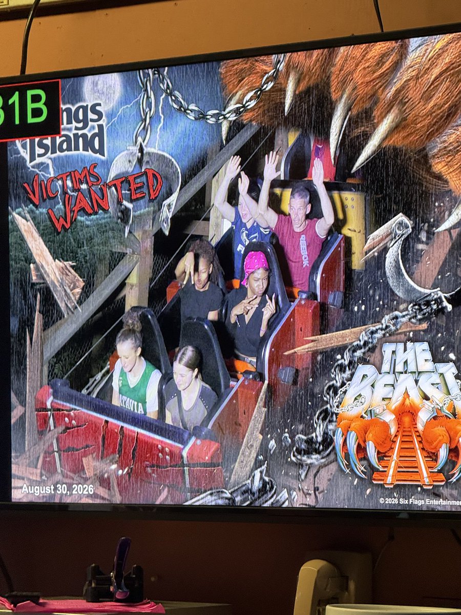 daddynightcaree's tweet photo. we love kings island ! https://t.co/OsAJs3ZsWp