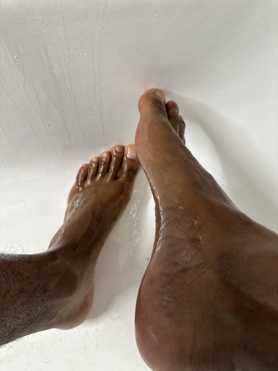 whotheyNV's tweet photo. soles and toes 😮‍💨 🦶 https://t.co/IAKs8KZ84X