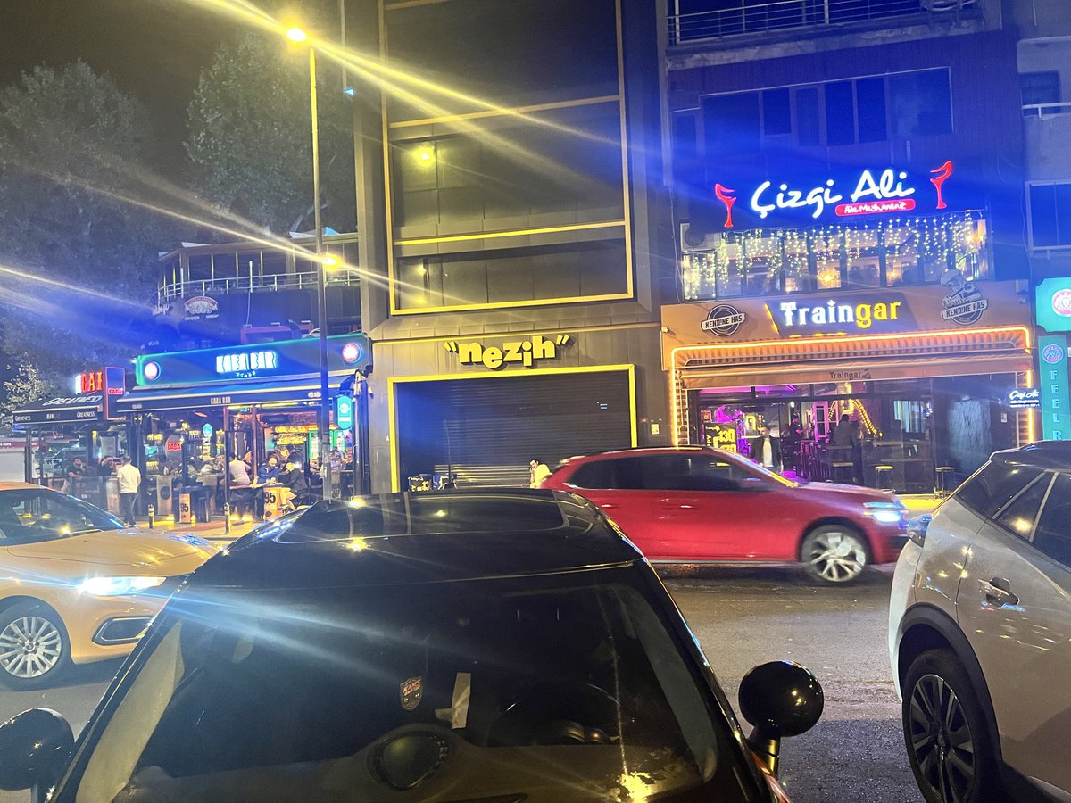 arda_borsa's tweet photo. Gelmezsin dedin geldim yoksun 😬

E hadi geç oldu 😂

Yarın hazırlığı falan filan iyi olur 

#BostancıSahil 

@yusufazizogl  kardeşim #Baliye yerleşti Cemal dostumla  çatara Patara Plajındalar 😬 çok kafa adamlar 

1.2 işimiz var 2.,3 aya biter yanınızda yım Boro ben gelmeden #Taylanta geçmeyin bozuşuruz 👈

Yarınlar bizim olacak dostlar fena hazırlıklar var inşallah 

İzleyelim 

#Borsa #Endex #Piyasa
