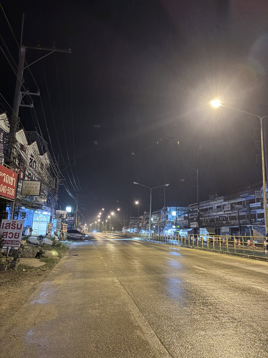 ToTndtu's tweet photo. #ฝนตกแต่เช้า
#เชียงราย https://t.co/VbQQIltm4g