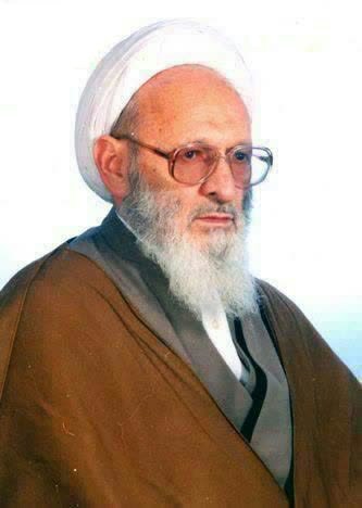 gokhansasi's tweet photo. 🔻Allama Hasan Zadeh Amoli (k.s): 

*Rızık nedir?*

➕ Uyurken, alarm saati olmadan kendiliğinden aniden uyandığınızda; bu uyanıklık rızıktır, çünkü bazı insanlar uyanamaz.

➕ Bir sorunla karşılaştığınızda, Allah size o soruna göz yumabilmeniz için sabır verir; bu sabır da bir rızık.

➕ Evde babanıza ya da annenize bir bardak su uzattığınızda, bu iyilik yapma fırsatı bir rızık sayılır.

➕ Bazen namaz sırasında dikkatiniz sözlerinize odaklanmaz. Aniden kendinize gelip namazı huşu içinde okursunuz. Bu uyandırma bir rızık sayılır.

➕ Birdenbire, uzun zamandır haber almadığın birini hatırlarsın, onu özlersin ve halini hatırını sorarsın. Bu hatırlatma, rızktır.

➕ Gerçek rızk, iyiliklerin rızkıdır.
Ne araba, ne mal n, ne bağ, ne tarla, ne ev, ne altın .. Bunlar mal'lar  rızkıdır ki Allah bütün kullarına verir. 

Ama iyiliklerin rızkını, sadece dostlarına verir.

➕ Ve son olarak... Sevdiklerinizin hâlâ yanınızda olmaları, nefeslerinin sıcak olması ve sağlıklı olmaları; bu, Allah'ın  en büyük rızkıdır.