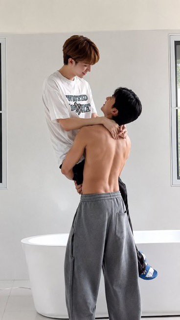 NETJJCANADA's tweet photo. Day 8 : share your favorite picture of the 30 Days Of us ,cast, behind-the-scenes, group shots, candid moments …

Here are my two favorite photos
#DailyDoseOf30DaysOfUs 
#เริ่มต้นใหม่ใน30วันseries
#30DaysOfUsSeries https://t.co/flDzdM8Ek8