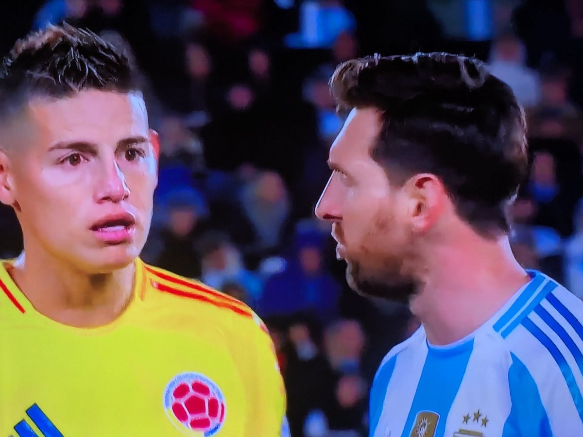HINCAPIEDATOS's tweet photo. 🇨🇴 Se está despidiendo la generación de Selección Colombia que se arrugó contra Argentina. https://t.co/2tR5qYAb89
