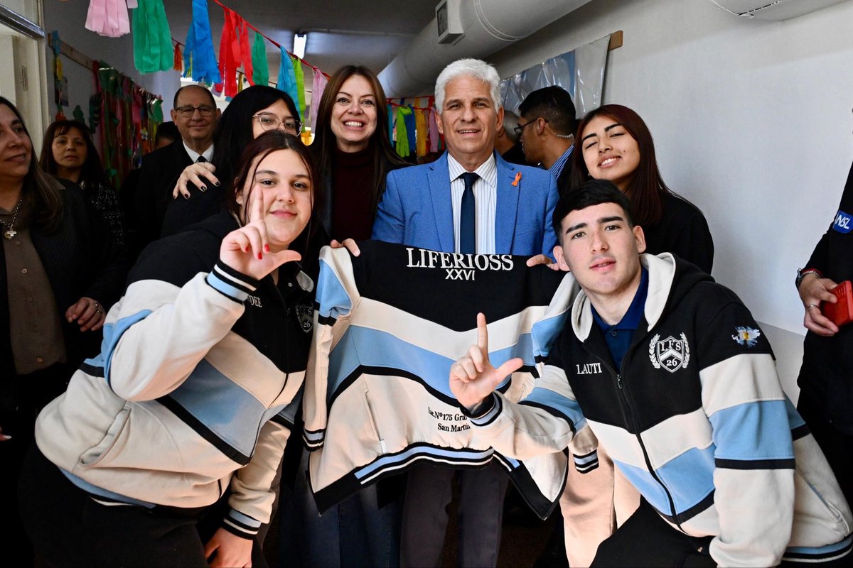 claudiojpoggi's tweet photo. Acompañado por la Ministra de Capital Humano de la Nación Sandra Pettovello, inauguramos hoy la finalización de las refacciones y puesta  en valor de la Escuela Nro 175 José De San Martín de la Ciudad de San Luis y la implementación, en dicha Escuela, del Programa Nacional HORA MÁS. Gracias Ministra por su visita a San Luis.