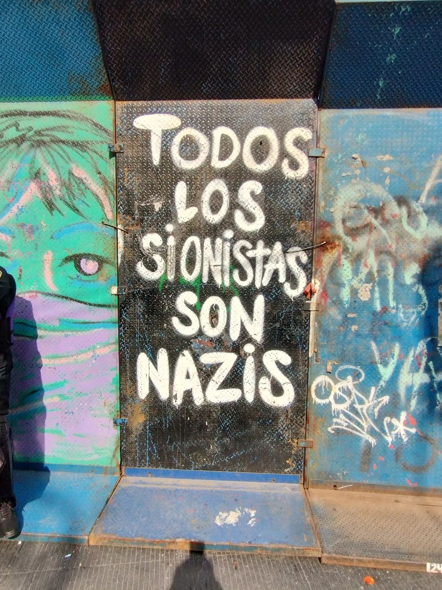 TerrorRestMX's tweet photo. El pacto sionista es un pacto político y de clase. 

La religión solo es el escudo para no permitir críticas por sus crímenes hacia la humanidad. 

Su propaganda de mierda, victimismo y manipulación ya no sirve. 

Y jamás nos van a callar. https://t.co/Fqbj5FLoyU