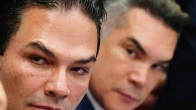 Martin_Bazan_A's tweet photo. Mismo Partido, Mismas Cejas, Mismo Botox, Misma Riqueza, Mismos Ladrones.
@alitomorenoc @EnriqueVargasdV @PRI https://t.co/V0Tm3Wjow6
