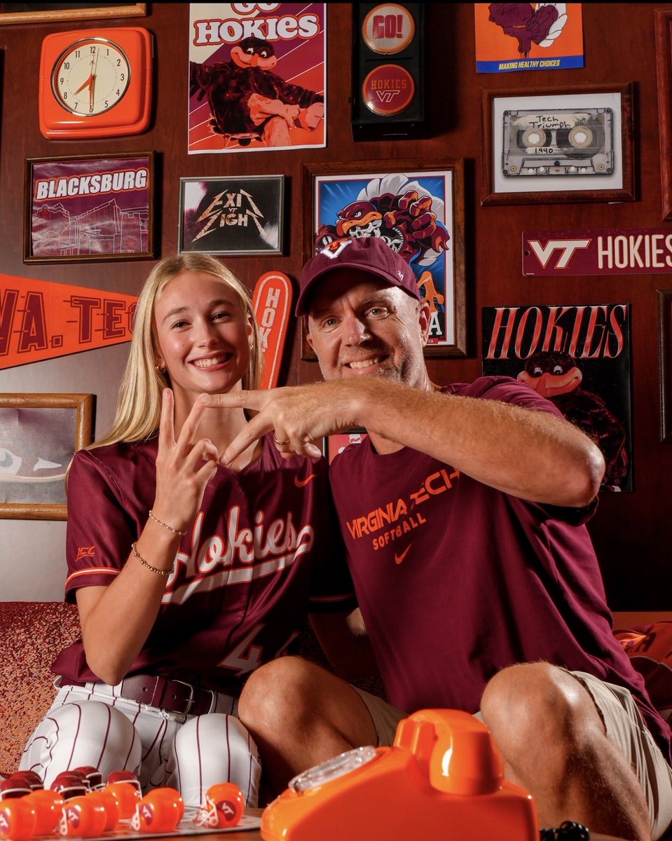 BrookeBlack_22's tweet photo. 🦃🦃 @VTechSBcoach @michaellew10 @jjpower19 @HuemulMata @StarzGold @StarzGold_16u @CoachBrandon24 @TabbyDabney https://t.co/o8KViOIiU9