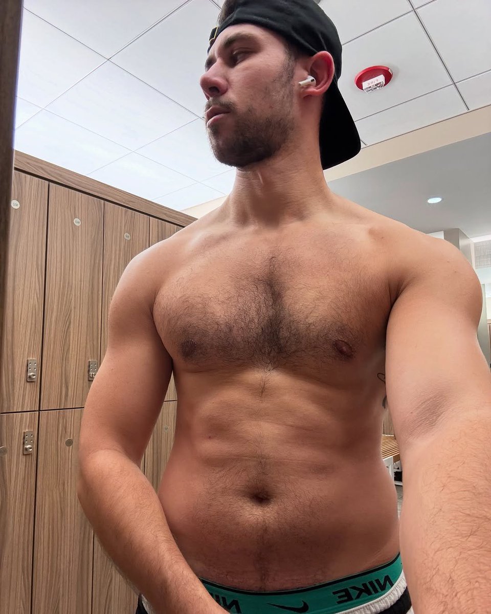 alphajock1331's tweet photo. Whispered authority. Absolute control. I am the luxury you afford yourself when you finally want to submit to the best. Charming tribute builds our bridge. Speak only in currencies. 🌌📈
#PAYPIG #FINSUB #FINANCIALDOMINANCE https://t.co/qLRFITUa04