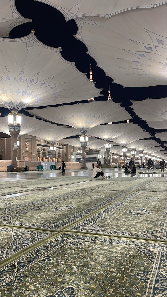 H18ala's tweet photo. الحرم ليلا ❤️❤️❤️ https://t.co/bdchjxKkDq