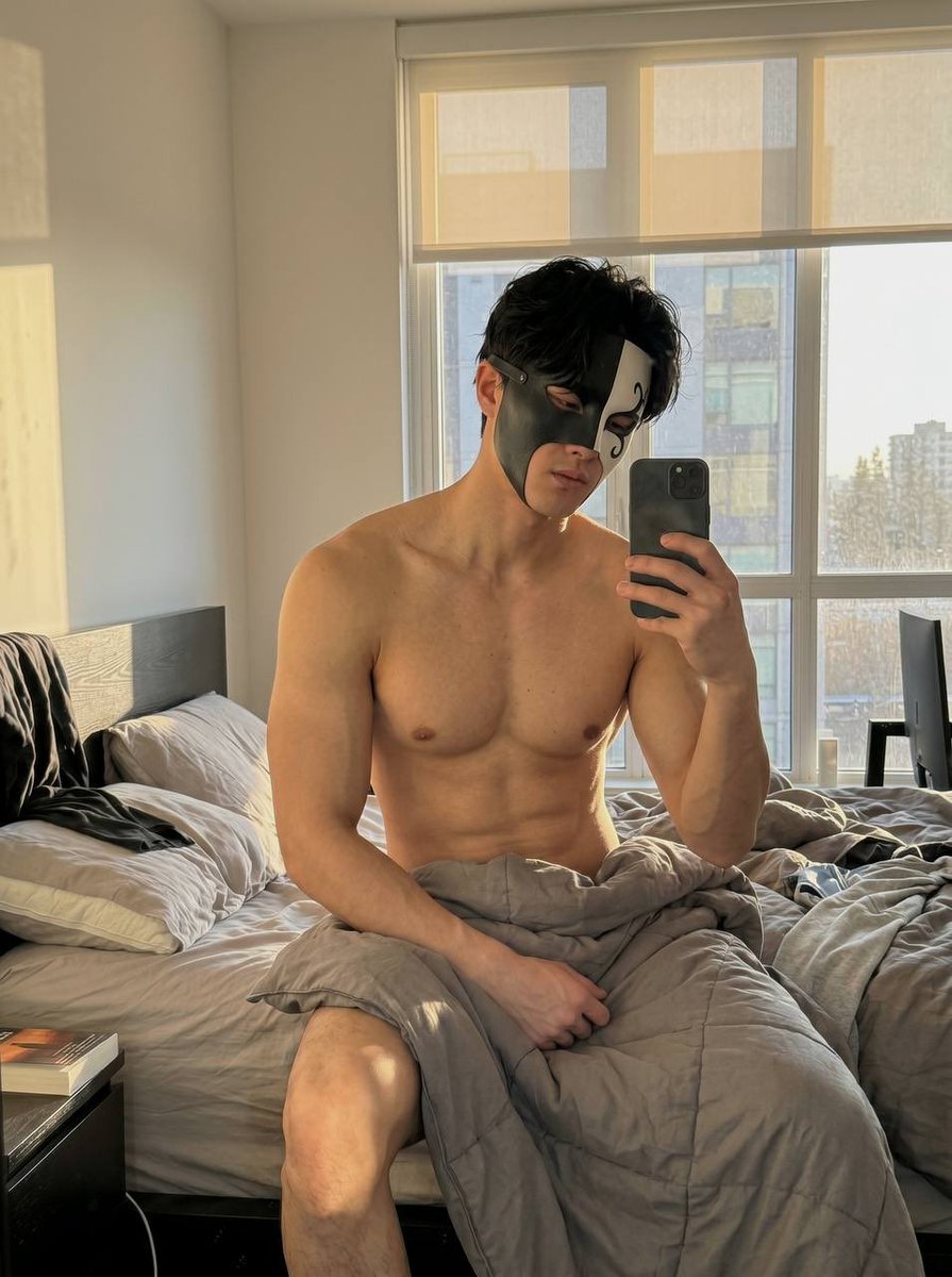 AlexxhDark's tweet photo. Can I be your boyfriend?

185 cm 
28 y.o
21 сm
#gay #usa https://t.co/QJmzNxGj9a