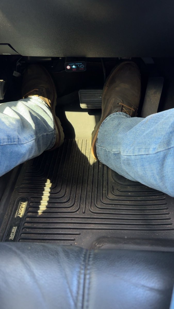 8incut's tweet photo. Got the loggers workin today. 
#redwing #loggers #boots https://t.co/r7bey2TbH7