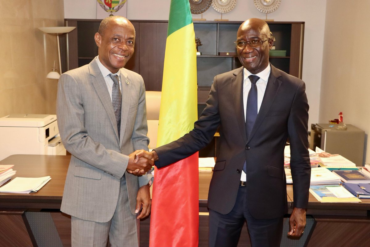 kotchani's tweet photo. Audience ce jour avec SEM Moussa Sarr, Garde des Sceaux, Ministre de la Justice du Sénégal pour échanger sur la collaboration de son Ministère et @ONU_Droits_BRAO 
Le Ministre a promis de "fermer les vieux chantiers et en ouvrir de nouveaux dans le domaine des droits de l'homme". https://t.co/NLXPCSZ2y1