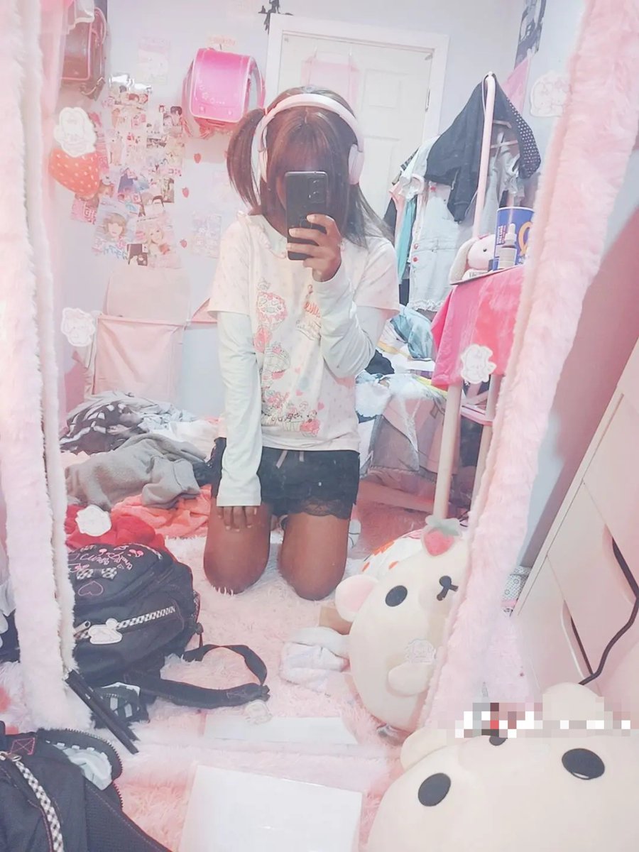 BunBunix07c's tweet photo. I barely post, no one waiting for my post here anyway #jojifuku #cutecore #egirl #randoresu #kawaii #mezzopiano #moots https://t.co/BrmU6YnMFI