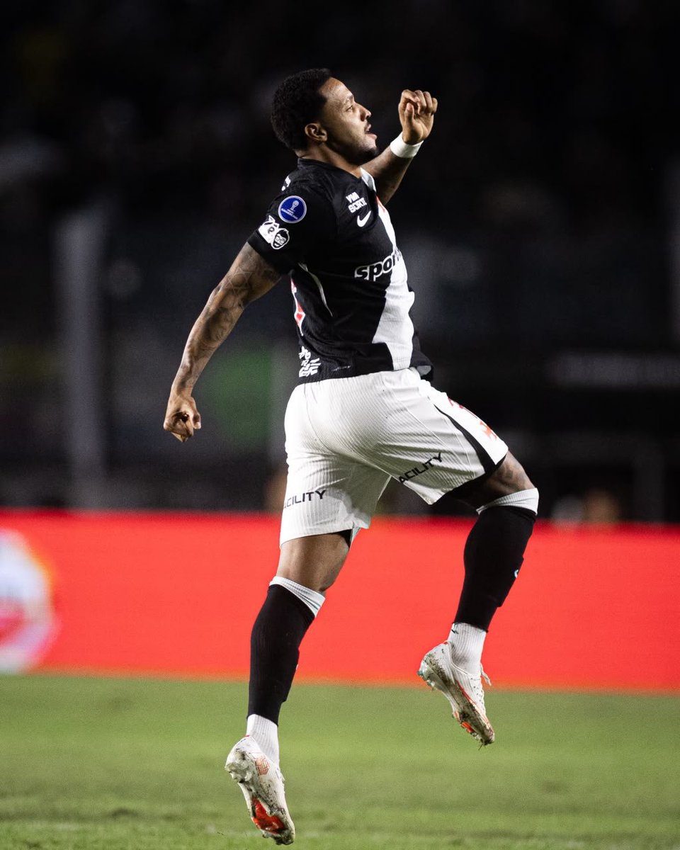 VascodaGama's tweet photo. POSSO POSTAR MAIS FOTOS DOS AUTORES DOS GOLS DA CLASSIFICAÇÃO PARA A SEMIFINAL? 😍💢

📸: Matheus Lima | #VascoDaGama https://t.co/wqSuO4bVsG