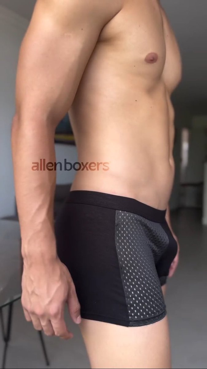 gozacaoalheia's tweet photo. Pela postagem no Instagram da marca, essa foi a primeira publi dele e o pau bem mais protuberante e ele tava mais magro e parecendo um ninfeto cheio de tesao porém tímido, amo quando eles gravam e manjam a própria rola pra ver como ta kkkkkk

João Pedro Guimarães https://t.co/HmNC2KUH0D